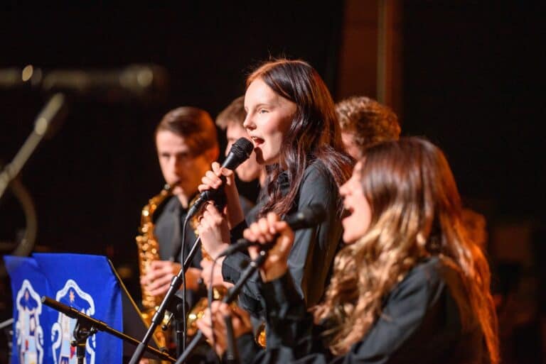 556745386_1357000719769018_5139326797392998162_n