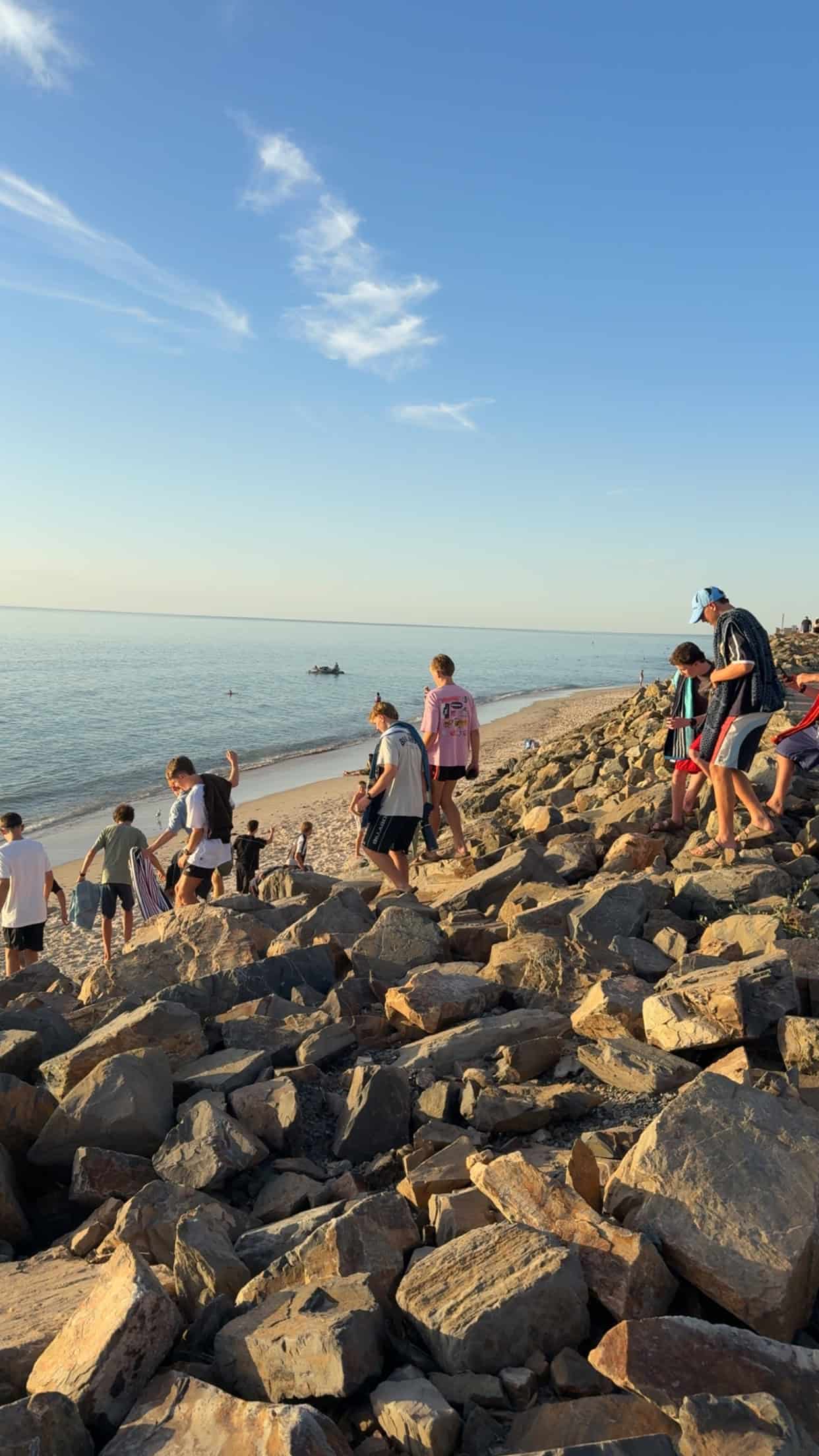 CjMKL1NuYXBjaGF0LzEzLjc2LjEuMCAoaVBob25lMTcsMjsgaU9TIDI2LjI7IGd6aXApIAI=