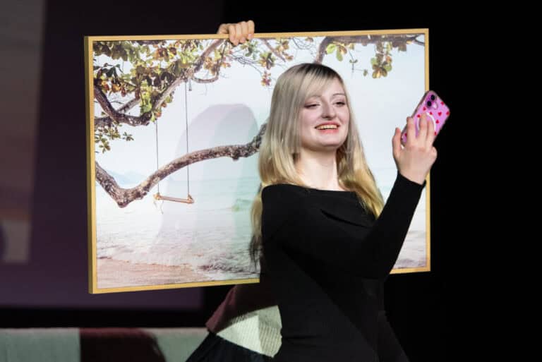 Stage 1 Dance and Drama students join for ‘Me, My Selfie & I’ performance